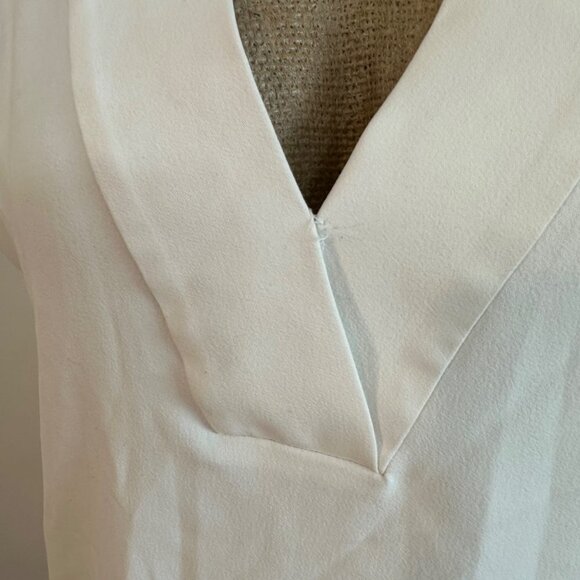 H&M White Short Sleeve V Neck Blouse 2 - Picture 4 of 6